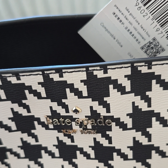 Michael Kors Houndstooth Tote in Black and White - Picture 3 of 10